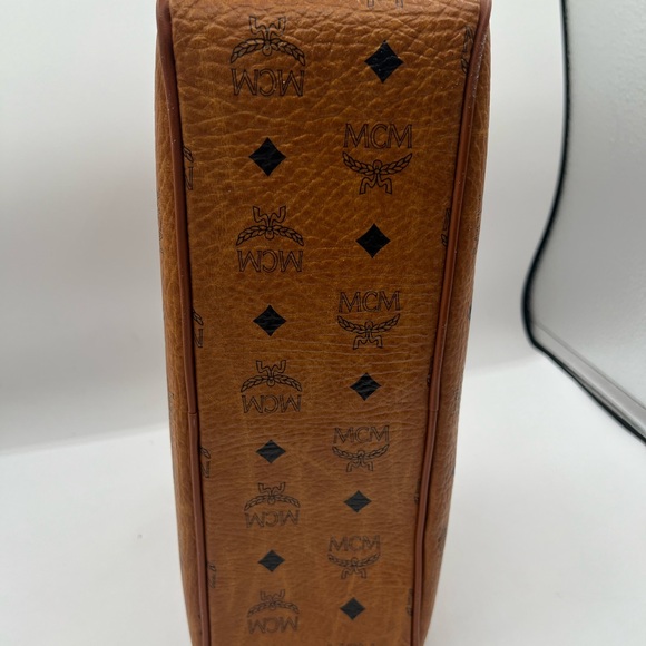 🔥MCM authentic like new travel/ toiletry bag visetos cognac.. super clean🔥 - Picture 8 of 13